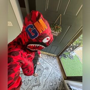 Bape hoodie  red new never used in excellent condition